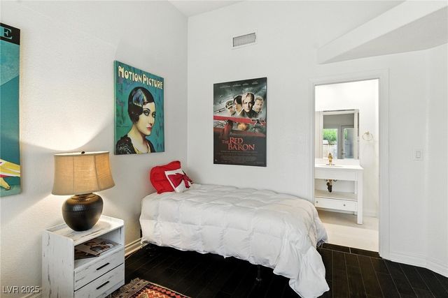 7988 Harbour Towne Avenue, Las Vegas, NV 89113