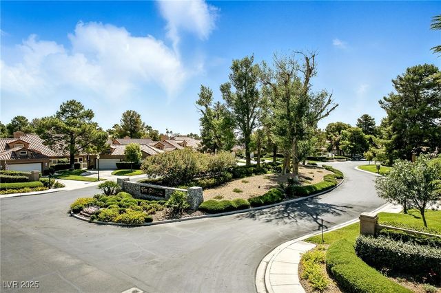 7988 Harbour Towne Avenue, Las Vegas, NV 89113