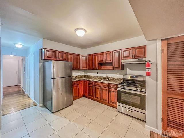 124 washington Avenue, Carteret, NJ 07008