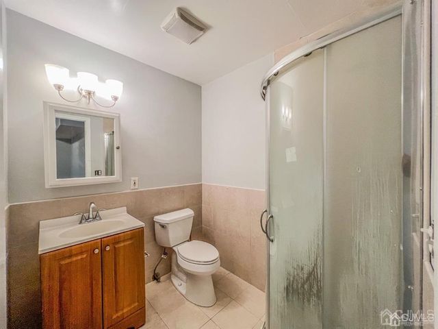 124 washington Avenue, Carteret, NJ 07008