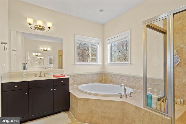 7303-A HAYFIELD RD, Alexandria, VA 22315