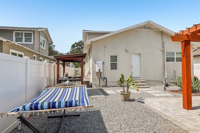 2126 W BEACH STREET, Tampa, FL 33607