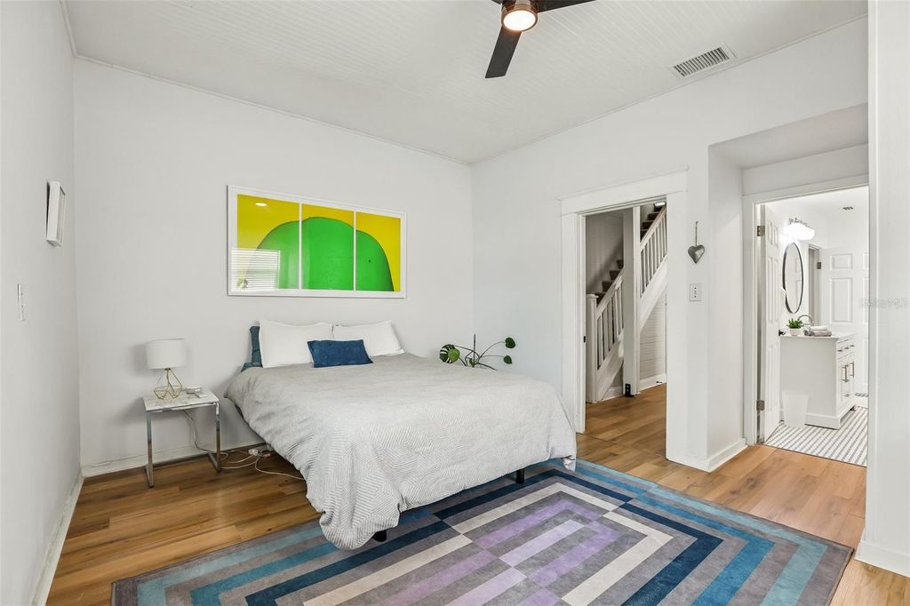 Image 23 of property listing at 2126 W BEACH STREET, Tampa, FL 33607