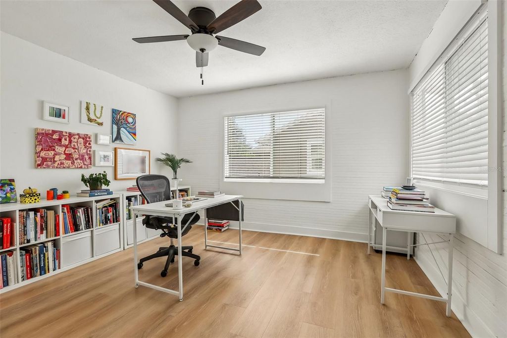 Image 29 of property listing at 2126 W BEACH STREET, Tampa, FL 33607