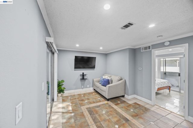 29627 Desert Oak Ct 26, Hayward, CA 94544