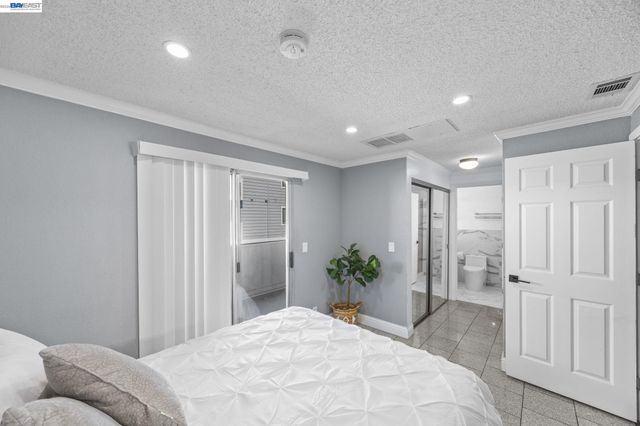 29627 Desert Oak Ct 26, Hayward, CA 94544