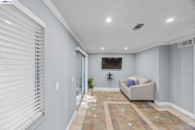 29627 Desert Oak Ct 26, Hayward, CA 94544
