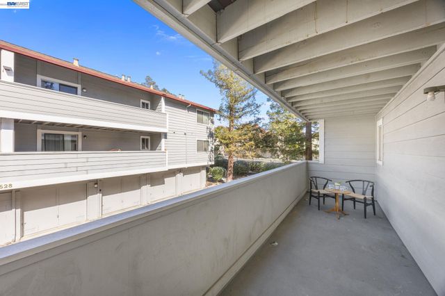 29627 Desert Oak Ct 26, Hayward, CA 94544