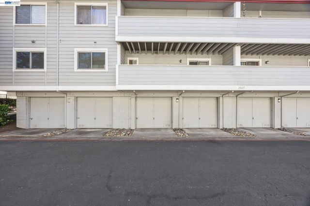 29627 Desert Oak Ct 26, Hayward, CA 94544
