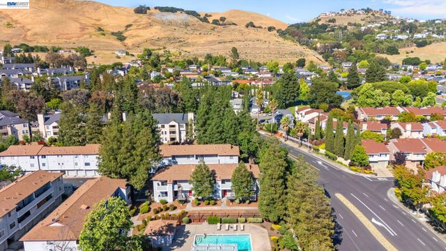 29627 Desert Oak Ct 26, Hayward, CA 94544