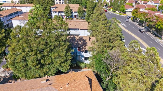 29627 Desert Oak Ct 26, Hayward, CA 94544