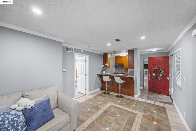 29627 Desert Oak Ct 26, Hayward, CA 94544