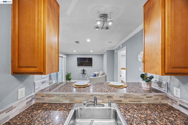 29627 Desert Oak Ct 26, Hayward, CA 94544
