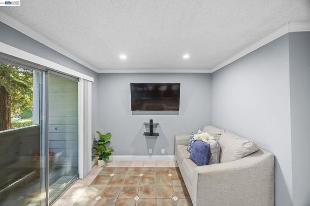 29627 Desert Oak Ct 26, Hayward, CA 94544