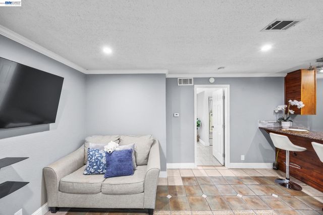 29627 Desert Oak Ct 26, Hayward, CA 94544