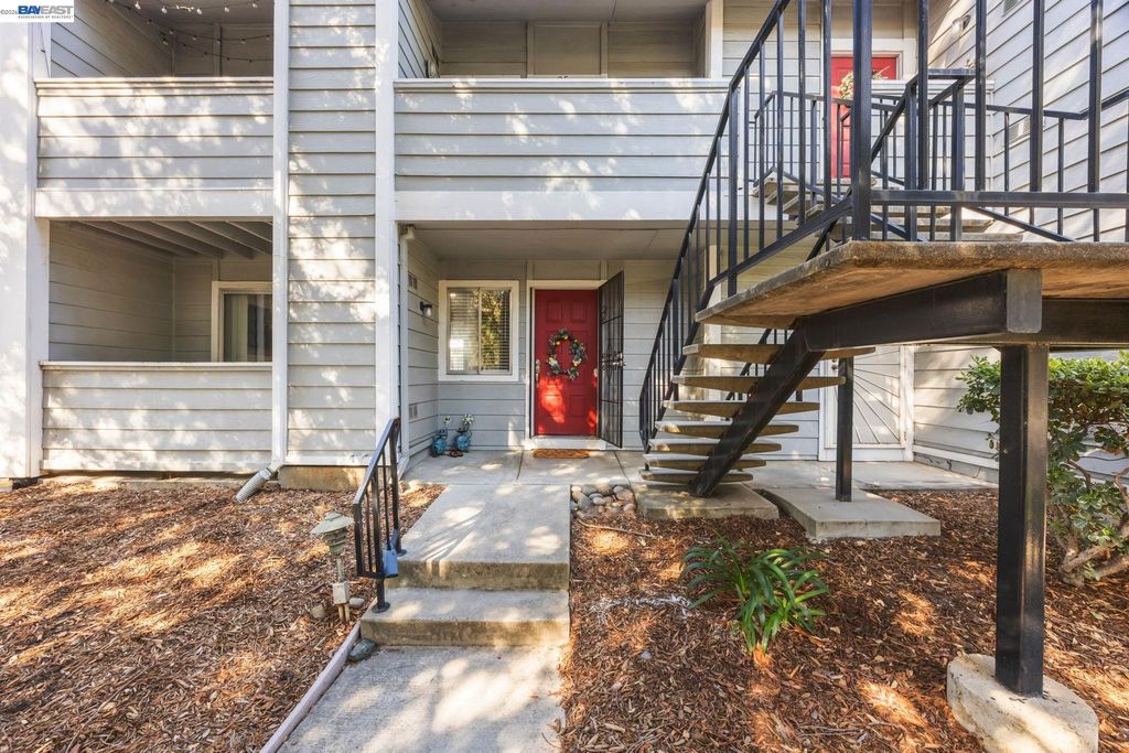 29627 Desert Oak Ct 26, Hayward, CA 94544