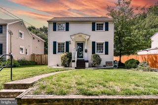 1033 S EDISON ST, Arlington, VA 22204