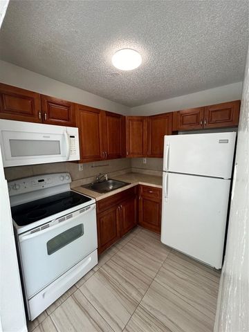 6601 SW 46th Street 201, Davie, FL 33314