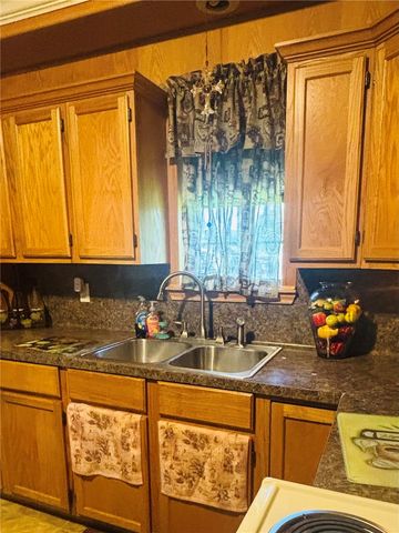 845 N Reynolds, Alice, TX 78332