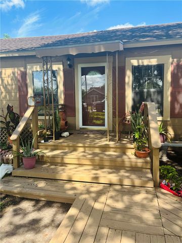 845 N Reynolds, Alice, TX 78332