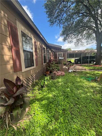 845 N Reynolds, Alice, TX 78332