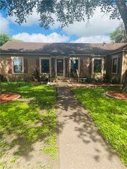 845 N Reynolds, Alice, TX 78332