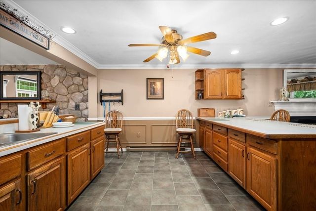11 Riverside Dr, Webster, MA 01570