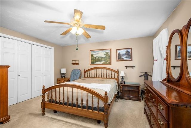 11 Riverside Dr, Webster, MA 01570