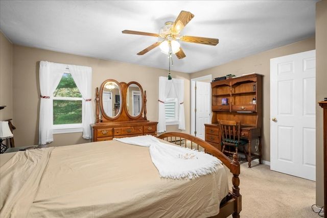 11 Riverside Dr, Webster, MA 01570