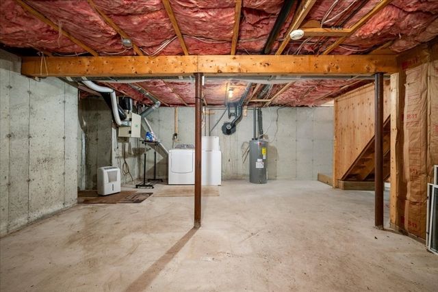 11 Riverside Dr, Webster, MA 01570