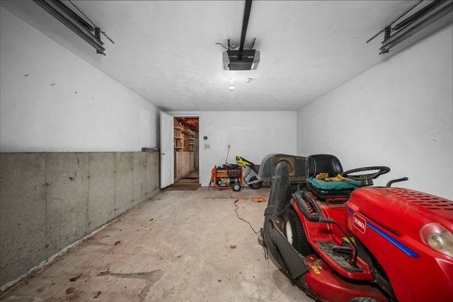 11 Riverside Dr, Webster, MA 01570