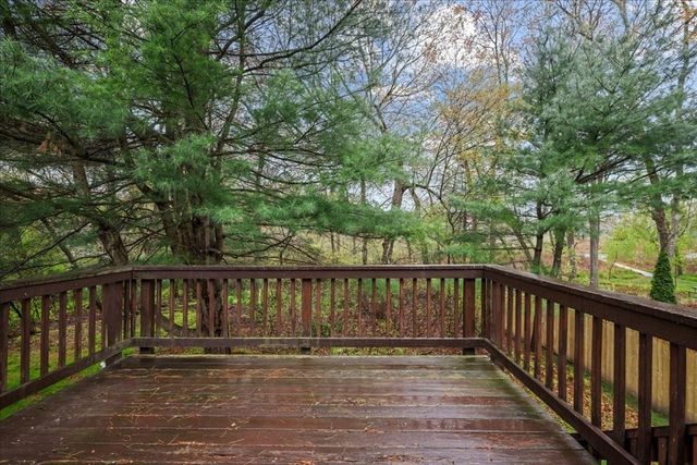 11 Riverside Dr, Webster, MA 01570