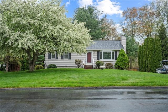 11 Riverside Dr, Webster, MA 01570