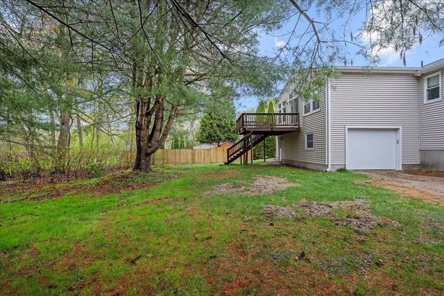 11 Riverside Dr, Webster, MA 01570