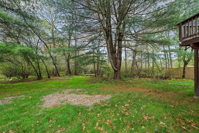 11 Riverside Dr, Webster, MA 01570