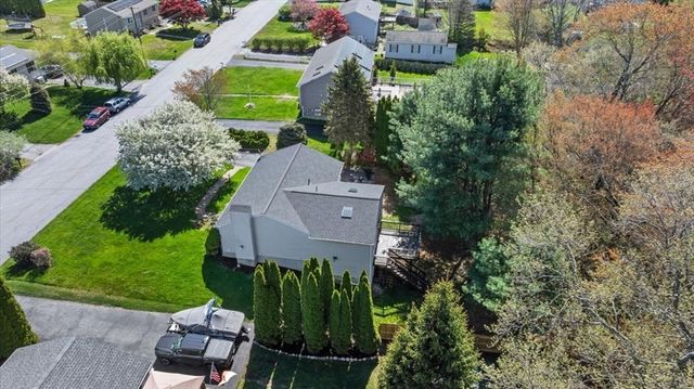 11 Riverside Dr, Webster, MA 01570