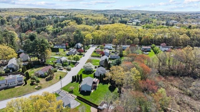 11 Riverside Dr, Webster, MA 01570
