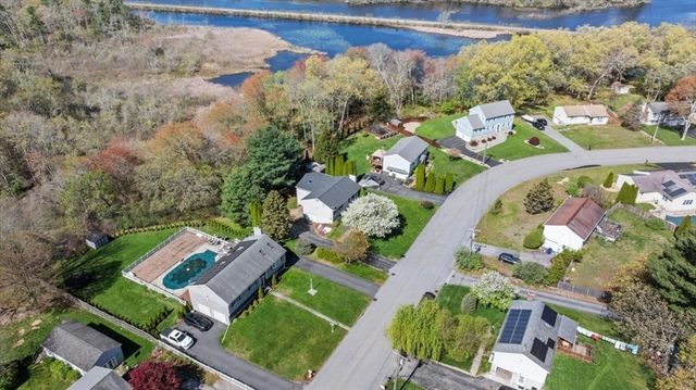 11 Riverside Dr, Webster, MA 01570