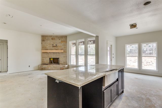225 Jefferson Way, Weatherford, TX 76088