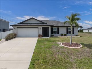 402 NW 18th TER, Cape Coral, FL 33993