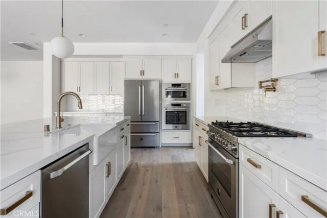 173 E Palm Street East, Altadena, CA 91001