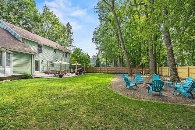 86 Shadow Wood Drive, Amherst, NY 14051