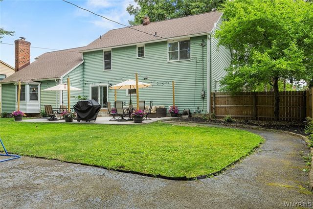 86 Shadow Wood Drive, Amherst, NY 14051