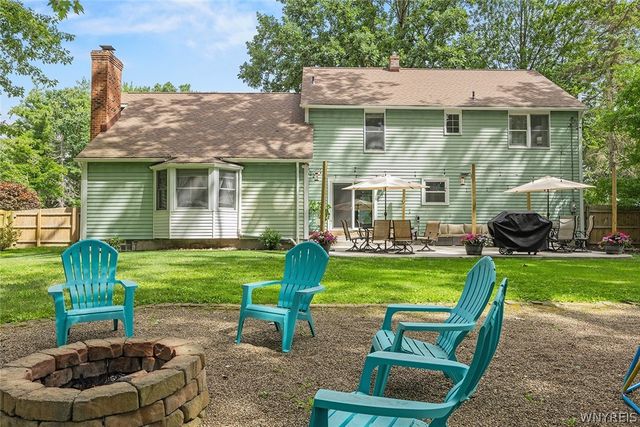 86 Shadow Wood Drive, Amherst, NY 14051