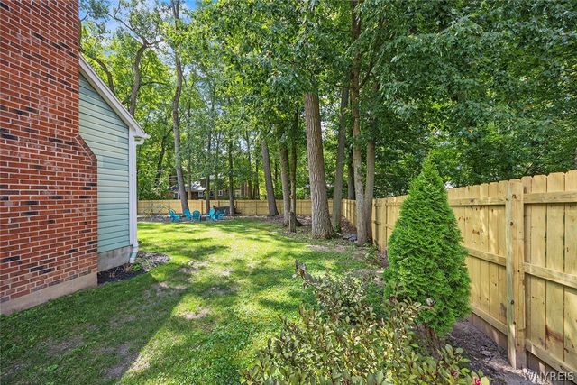 86 Shadow Wood Drive, Amherst, NY 14051