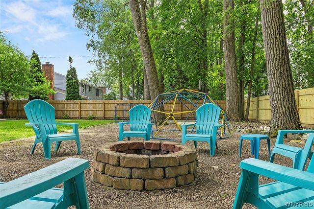 86 Shadow Wood Drive, Amherst, NY 14051