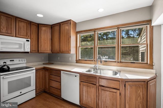 136 PARADISE DR, Voorhees, NJ 08043