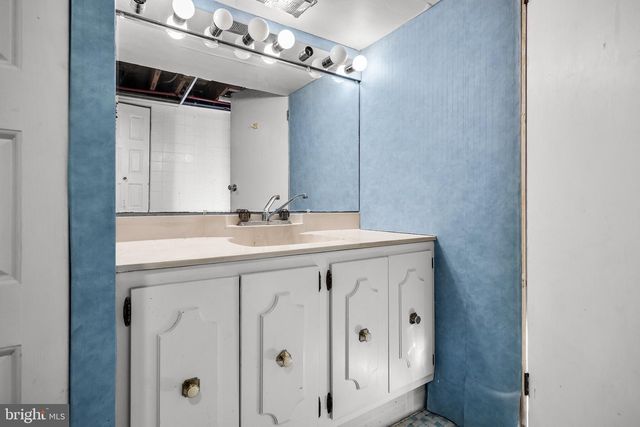 136 PARADISE DR, Voorhees, NJ 08043