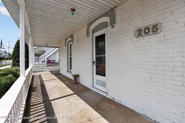 205 High Street, Laingsburg, MI 48848