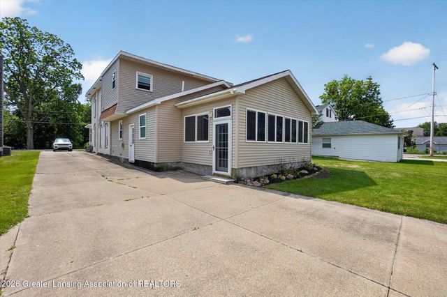 205 High Street, Laingsburg, MI 48848